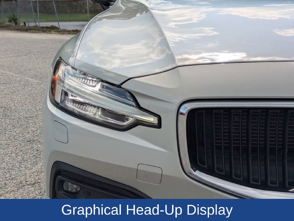 Used 2020 Volvo V60 T5 Momentum FWD image 11