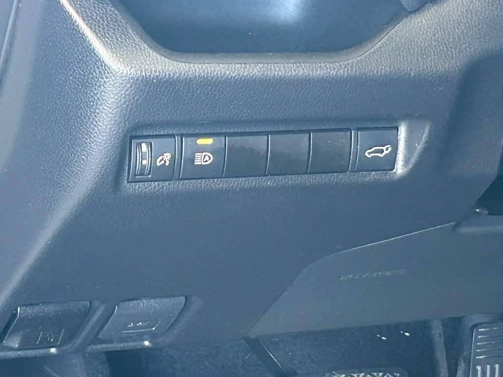 Used 2022 Toyota RAV4 XLE FWD image 36