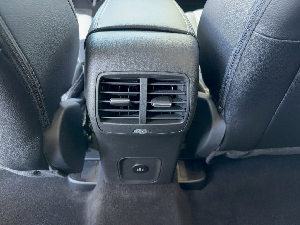 Certified 2025 Ford Escape SE w/ PHEV Premium Package image 30