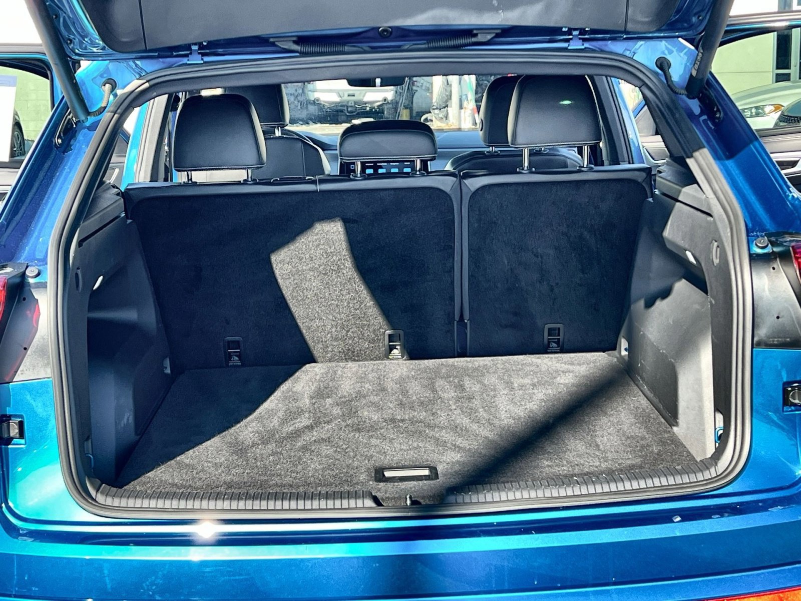 Used 2024 Volkswagen Atlas Cross Sport SE image 24