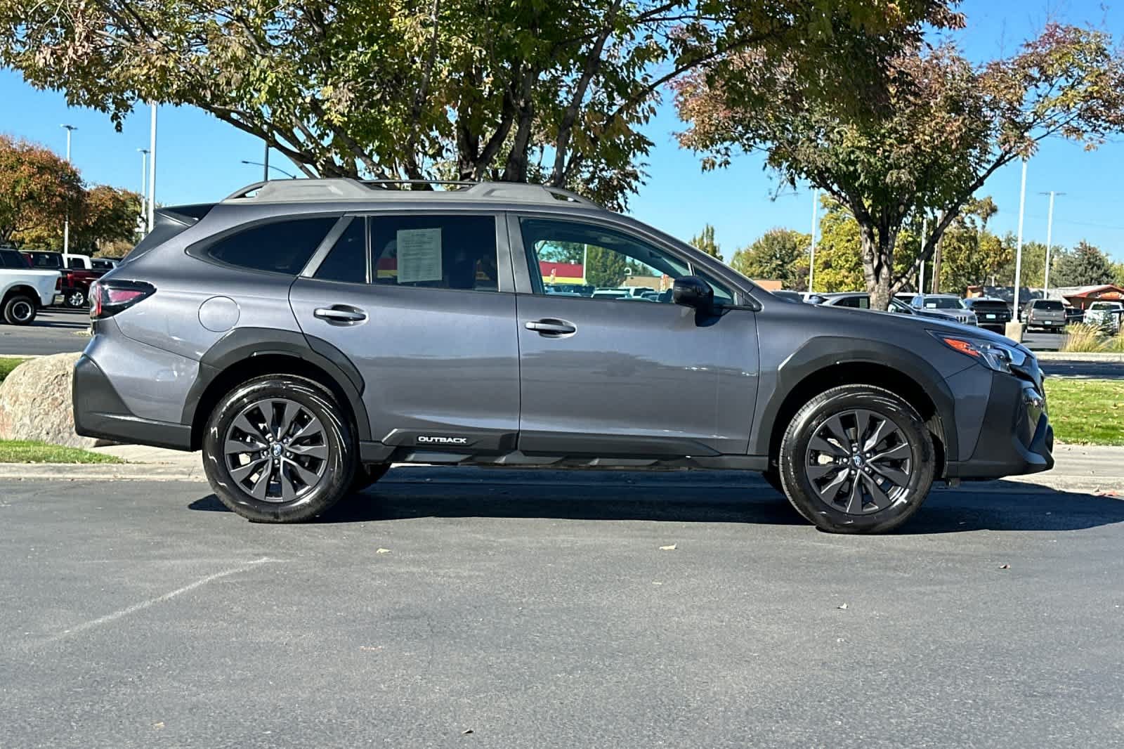 Used 2025 Subaru Outback Onyx Edition AWD/4WD image 8
