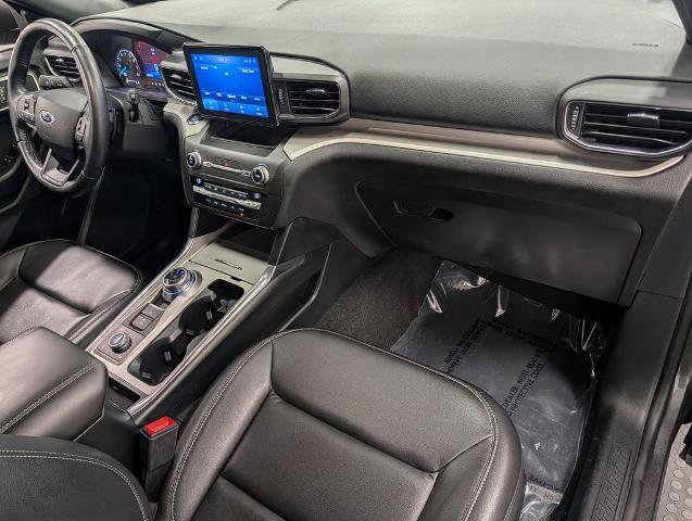 Certified 2020 Ford Explorer XLT w/ Equipment Group 202A AWD/4WD image 30