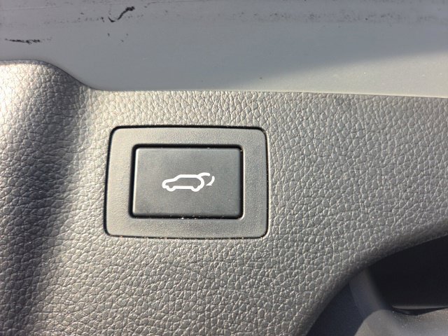 Used 2018 Hyundai Santa Fe Sport w/ 2.4L Tech Package 04 FWD image 24