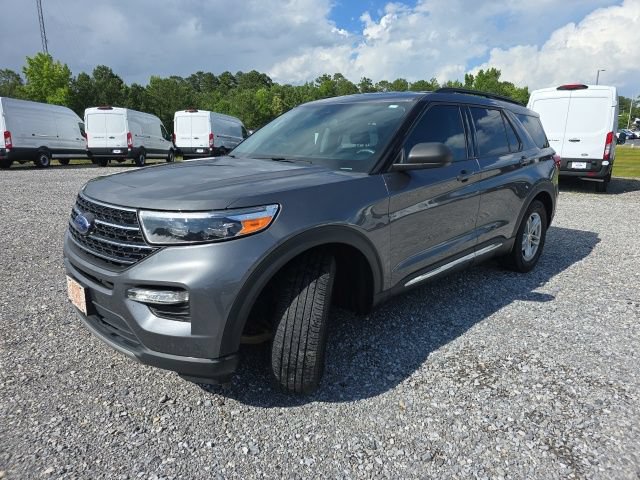 Certified 2021 Ford Explorer XLT w/ Equipment Group 202A RWD image 3