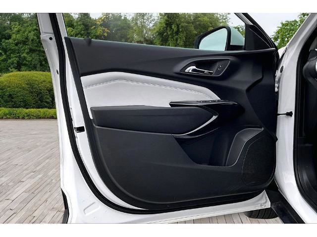 Used 2025 Chevrolet Trax LT image 16
