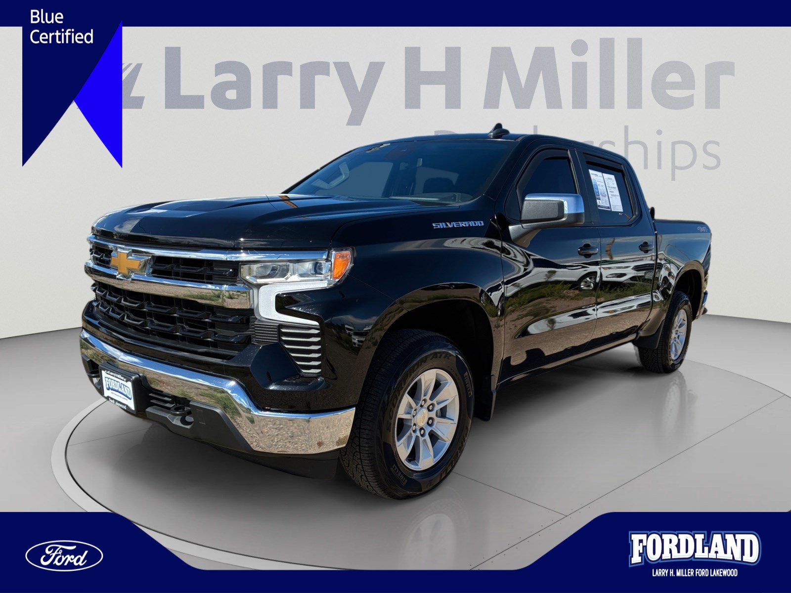 Used 2024 Chevrolet Silverado 1500 LT AWD/4WD image 1
