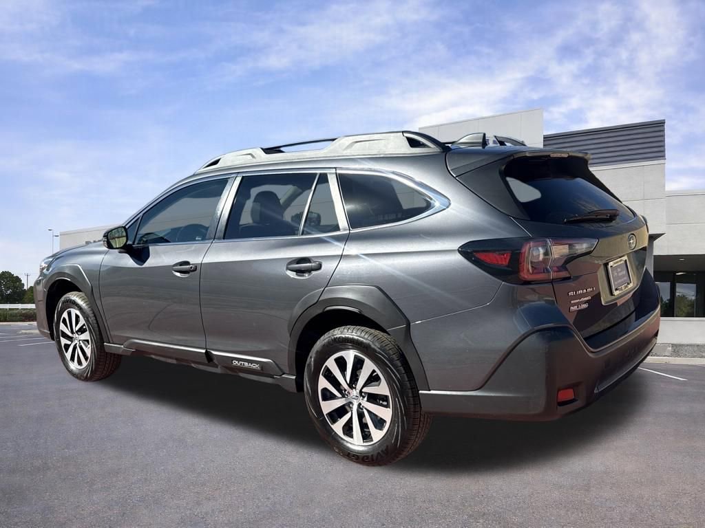 Used 2023 Subaru Outback Premium AWD/4WD image 5