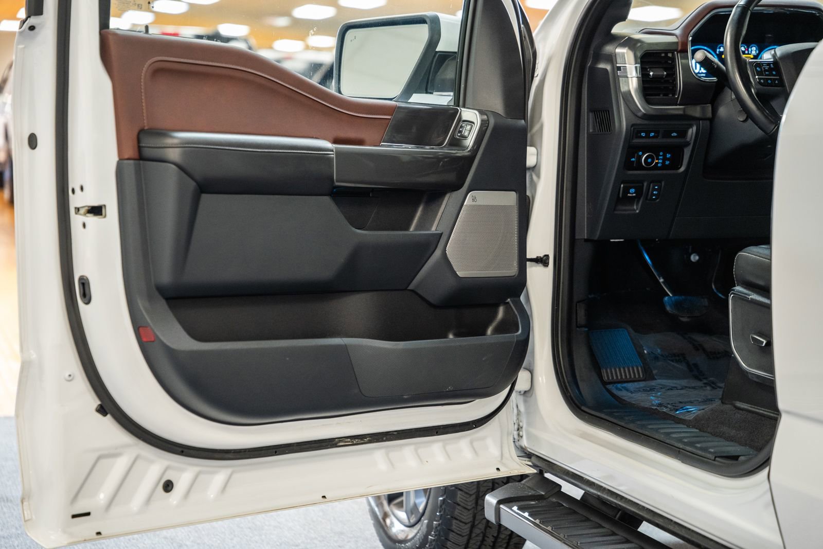 Certified 2023 Ford F150 Lariat w/ Equipment Group 502A High image 50