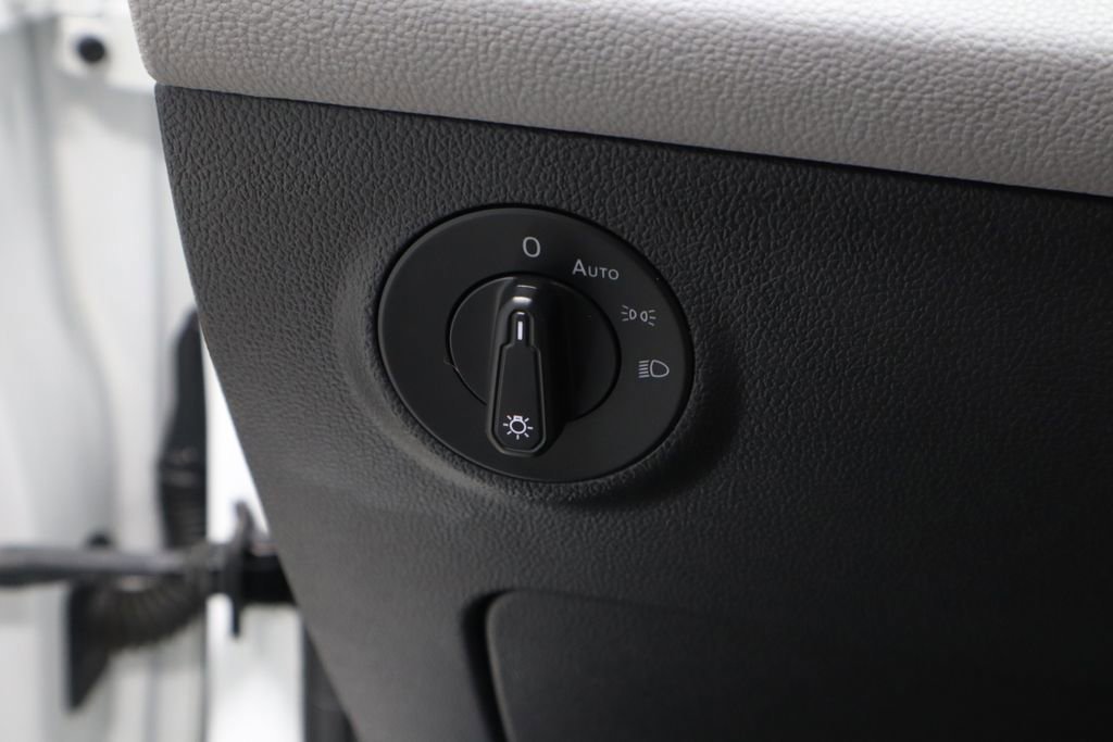 Used 2023 Volkswagen Taos SE w/ Panoramic Sunroof Package AWD/4WD image 27