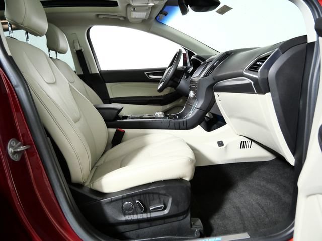 Certified 2019 Ford Edge Titanium FWD image 10