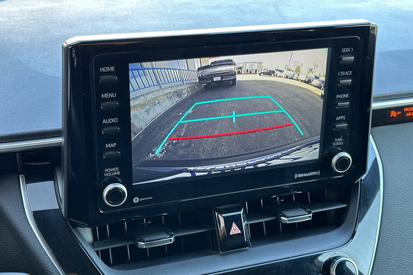 Used 2022 Toyota Corolla SE image 19