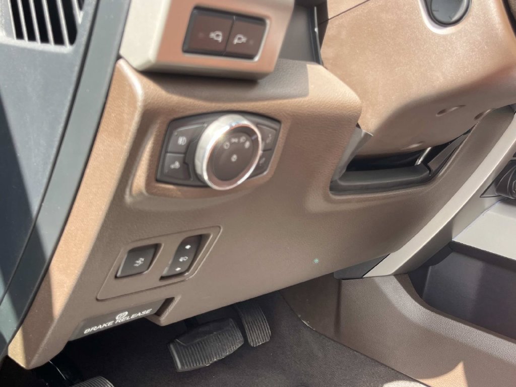 Certified 2022 Ford F350 King Ranch w/ King Ranch Ultimate Package AWD/4WD image 36