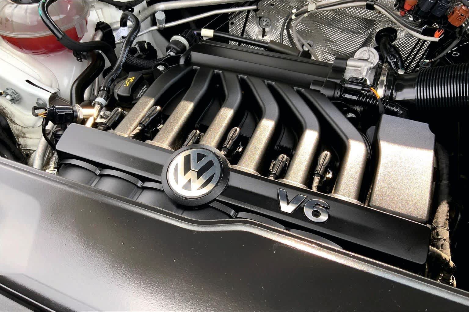 Used 2023 Volkswagen Atlas Cross Sport SEL Premium R-Line AWD/4WD image 30