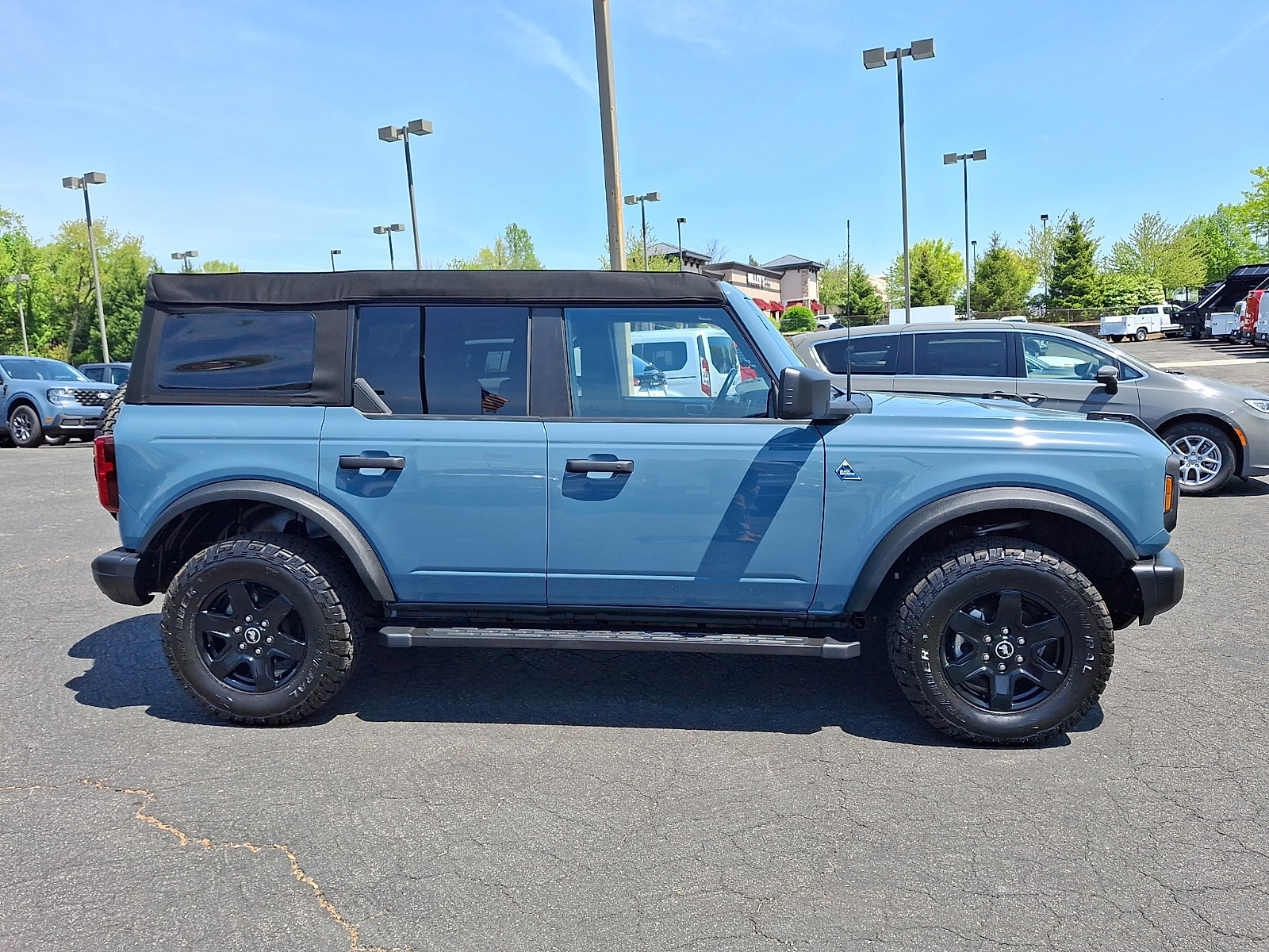 Certified 2022 Ford Bronco Black Diamond image 5