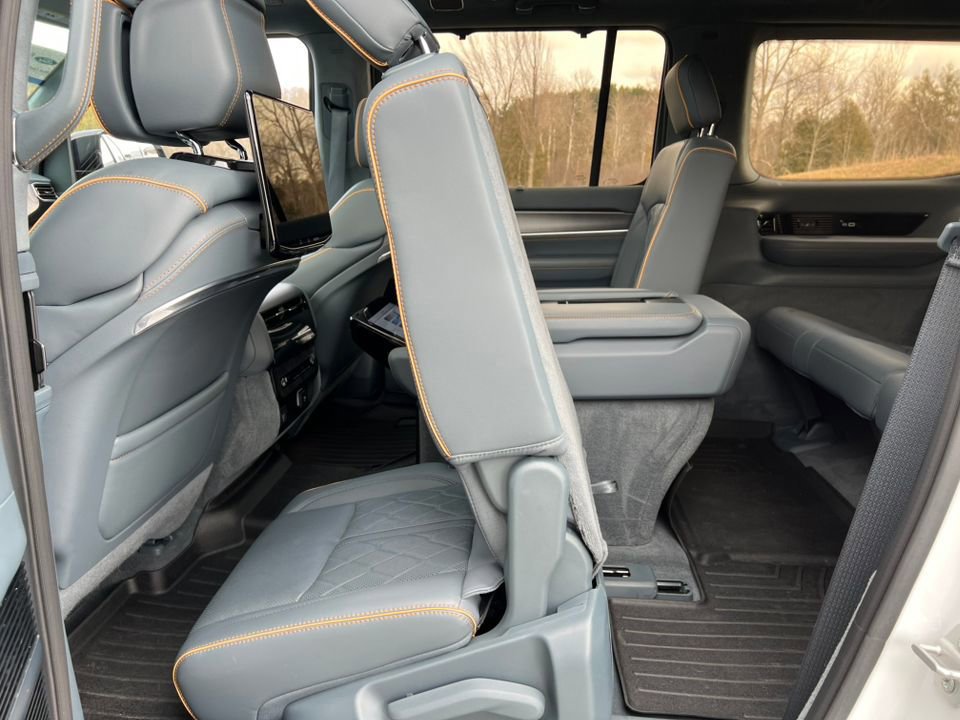 Used 2023 Jeep Grand Wagoneer Series III w/ Rear Seat Video Group 1 image 11