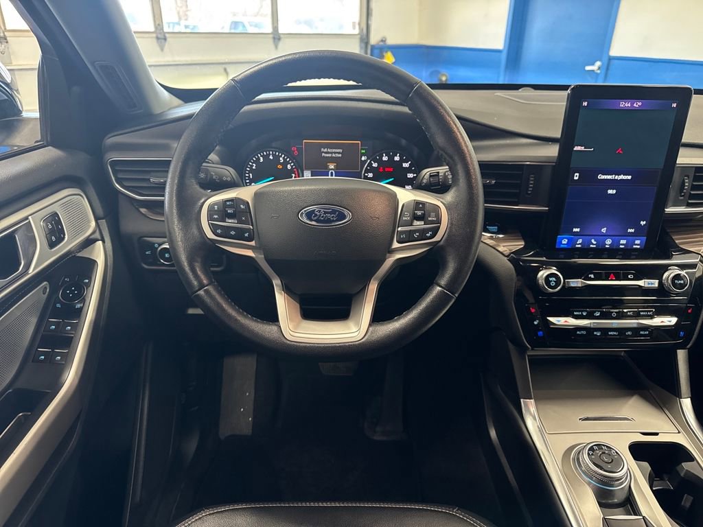 Certified 2022 Ford Explorer Limited w/ Limited Technology Package image 16