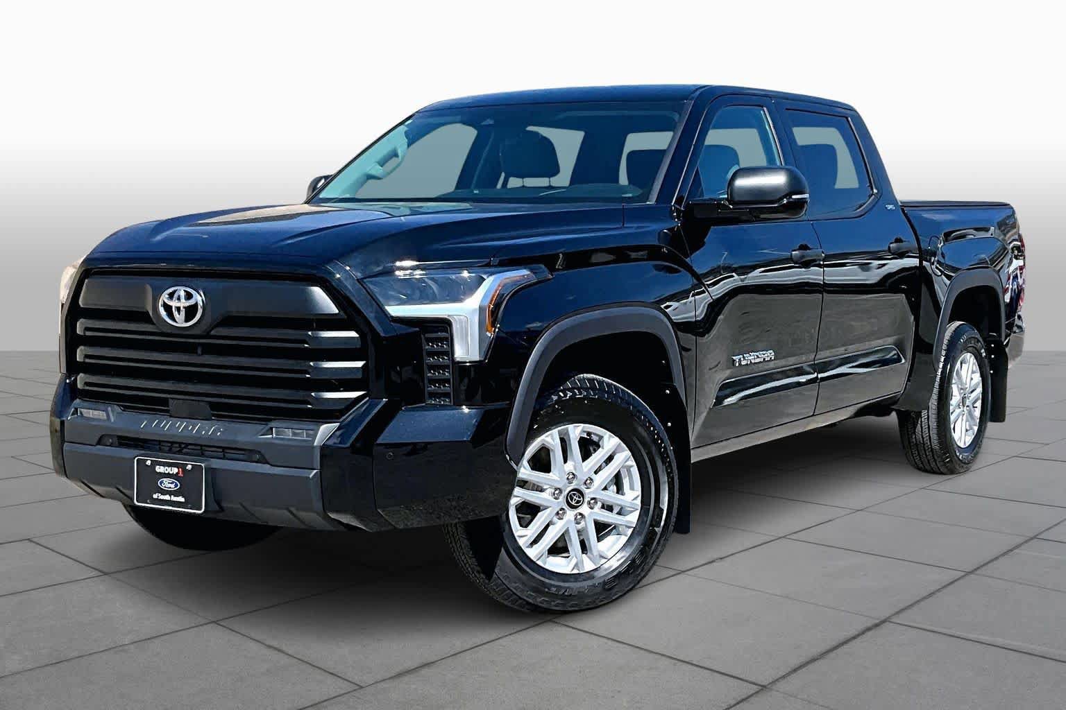 Used 2023 Toyota Tundra SR5 w/ SR5 Convenience Package AWD/4WD image 6