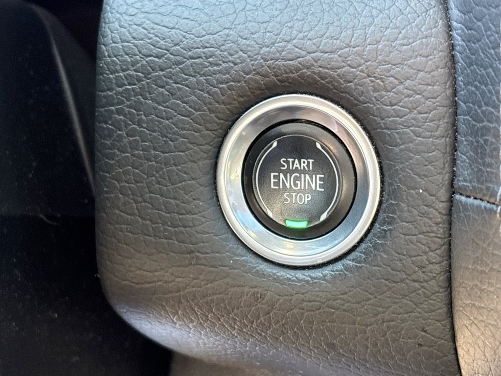 Used 2023 GMC Yukon XL Denali AWD/4WD image 36