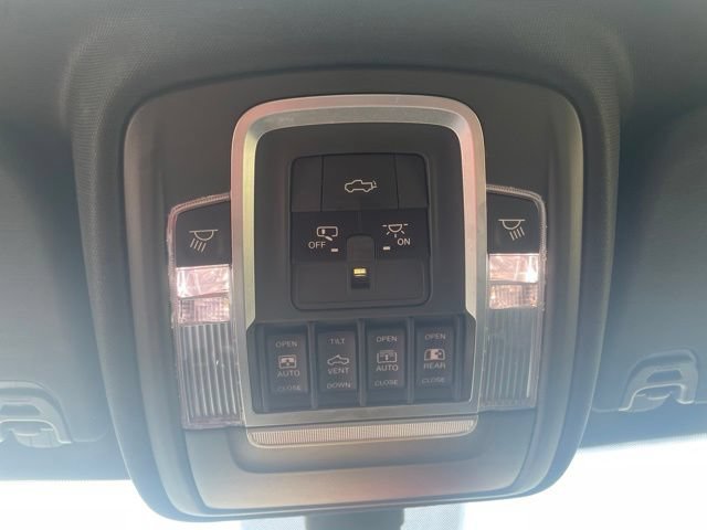 Used 2020 RAM 1500 Laramie w/ Sport Appearance Package AWD/4WD image 17