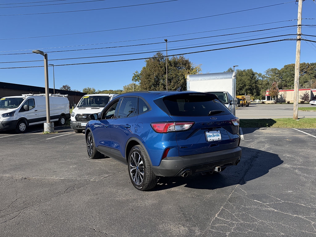 Certified 2022 Ford Escape SEL w/ SEL Stealth AWD Package image 4