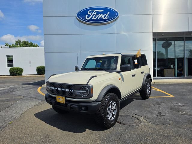 Certified 2025 Ford Bronco Badlands AWD/4WD image 2