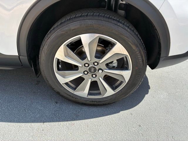 Certified 2023 Ford Escape Platinum AWD/4WD image 17