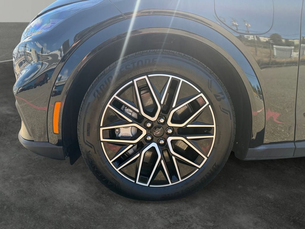 Certified 2025 Ford Mustang Mach-E Premium AWD/4WD image 4