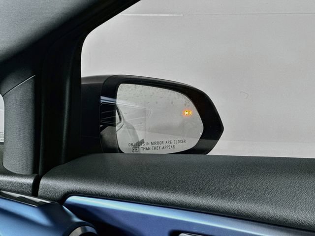 Used 2024 Chevrolet Equinox EV LT FWD image 25