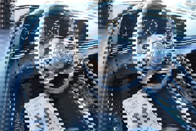 Used 2023 Hyundai Elantra Limited image 15