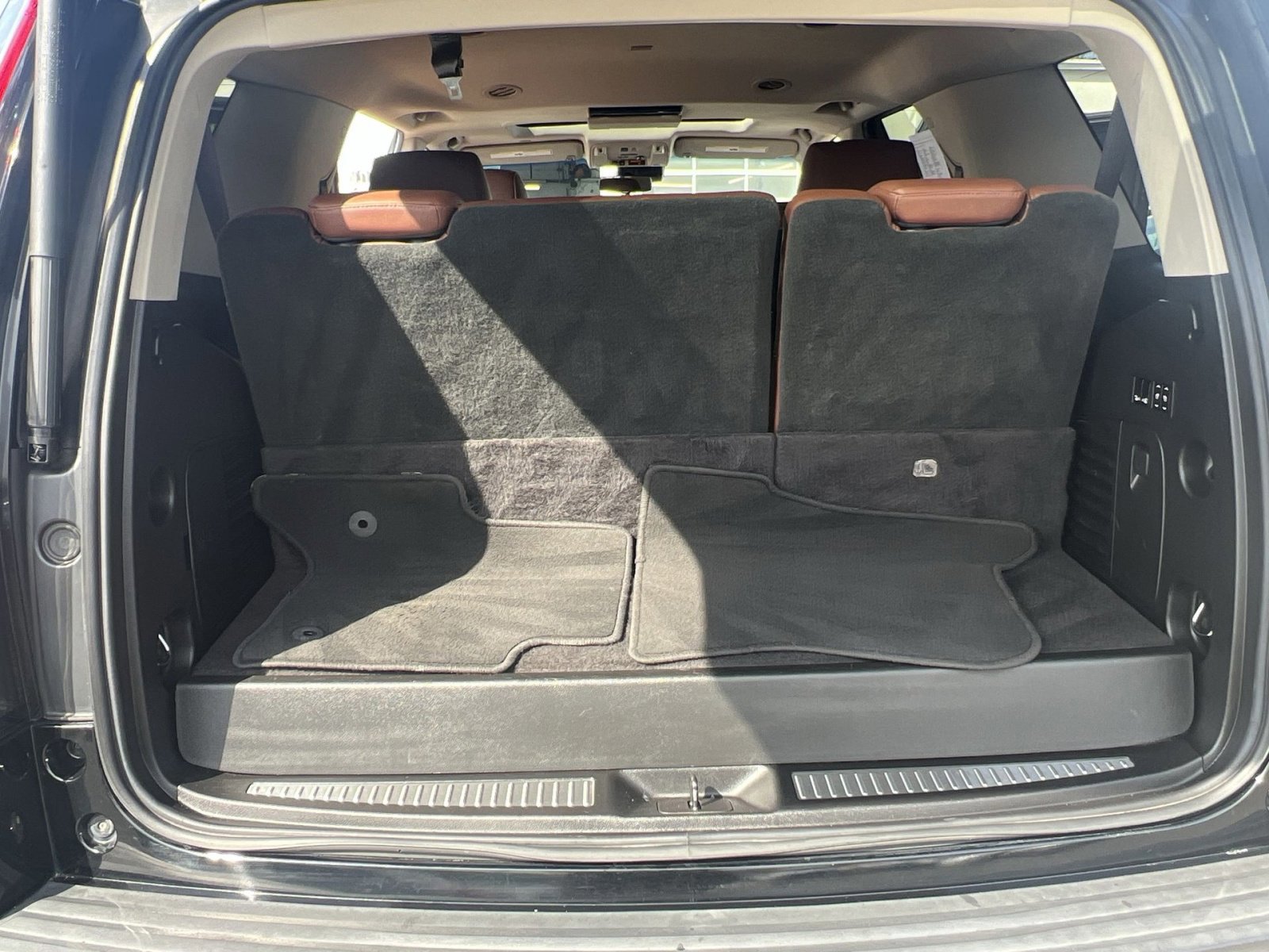 Used 2017 Cadillac Escalade Premium Luxury image 27