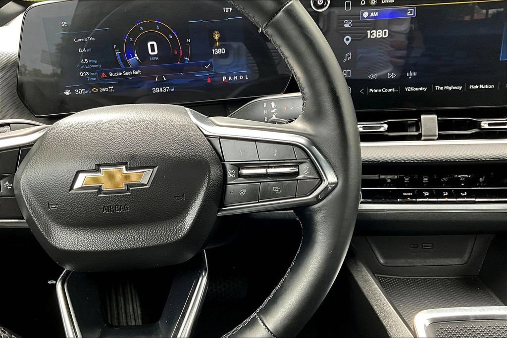 Used 2025 Chevrolet Equinox LT AWD/4WD image 13