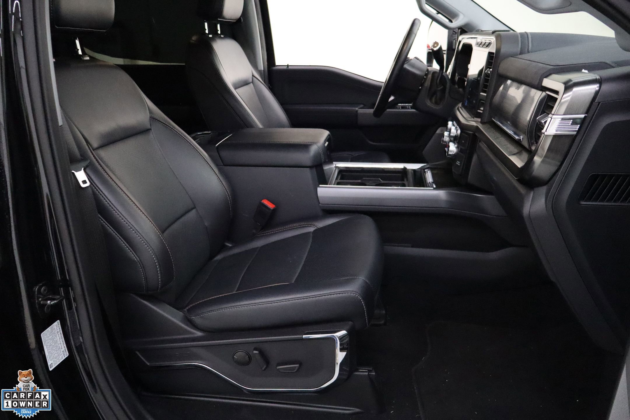 Certified 2024 Ford F350 Lariat w/ Sport Appearance Package image 32