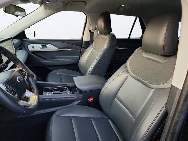 Certified 2026 Ford Explorer Active w/ Active Comfort Package RWD image 10