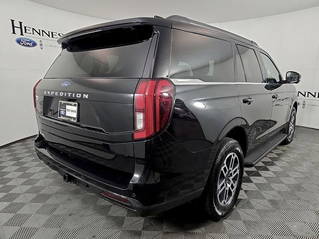 Certified 2025 Ford Expedition Active AWD/4WD image 5