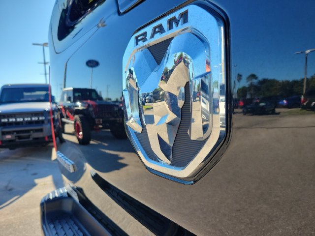 Used 2024 RAM 1500 Laramie AWD/4WD image 8