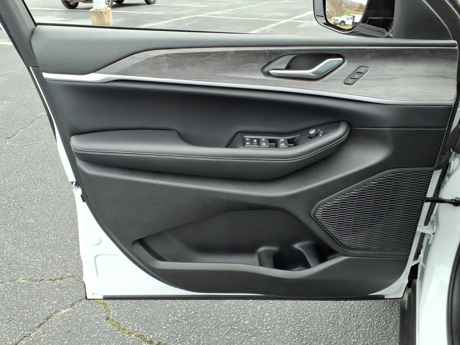 Used 2024 Jeep Grand Cherokee Limited w/ Trailer Tow Package image 18