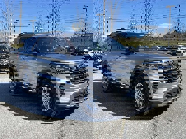 Certified 2025 Ford Explorer Active image 7