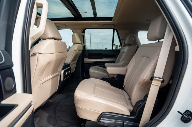 Certified 2024 Ford Expedition Limited RWD image 6