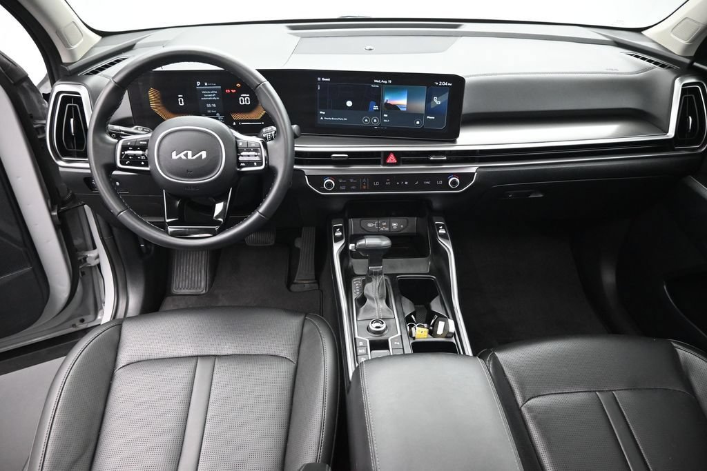 Used 2025 Kia Sorento S w/ Panoramic Sunroof Package FWD image 25