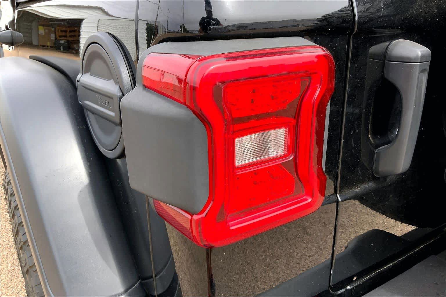 Used 2021 Jeep Wrangler Unlimited Rubicon AWD/4WD image 29