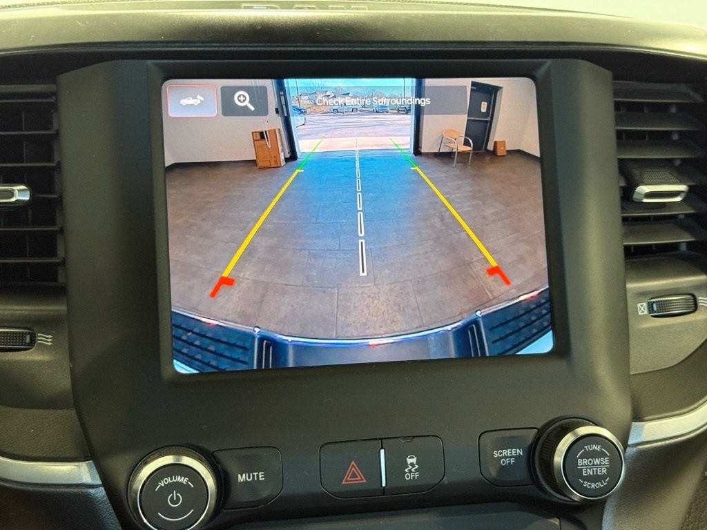 Used 2022 RAM 2500 Big Horn w/ Cold Weather Group image 25