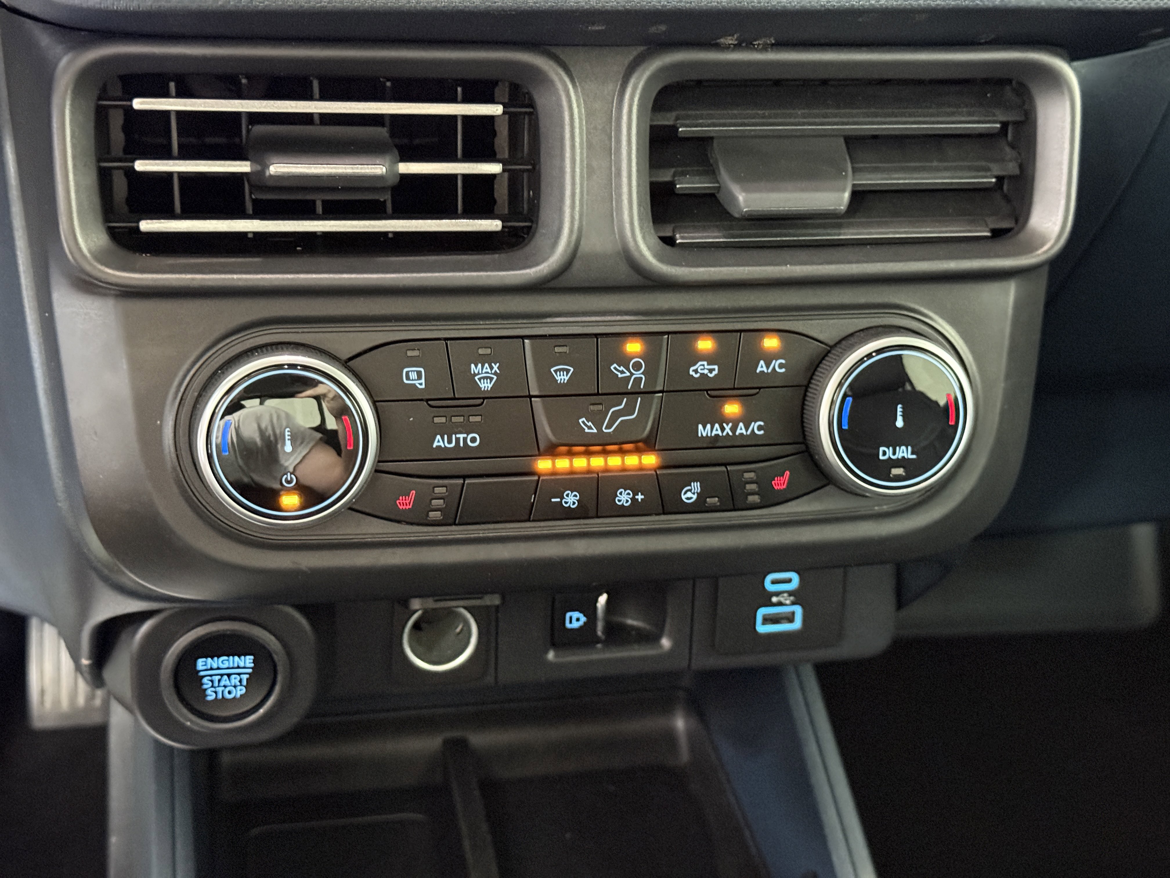 Certified 2024 Ford Maverick Lariat w/ Black Appearance Package FWD image 22
