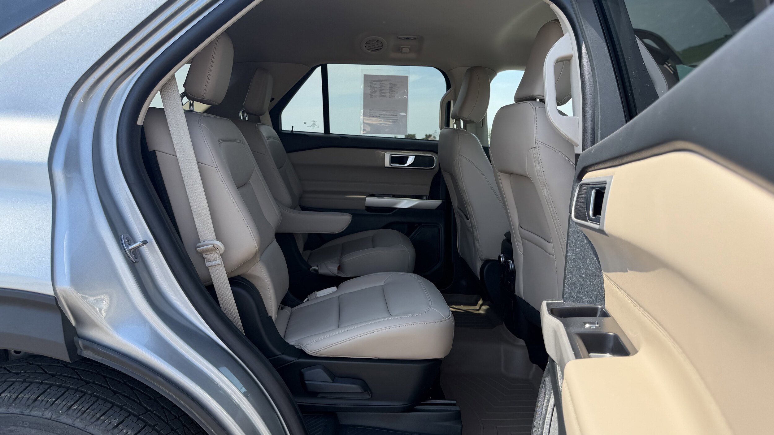 Certified 2023 Ford Explorer XLT w/ Equipment Group 202A AWD/4WD image 23