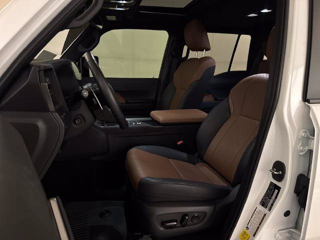 Used 2025 Lexus GX 550 w/ Cold Area Package AWD/4WD image 19