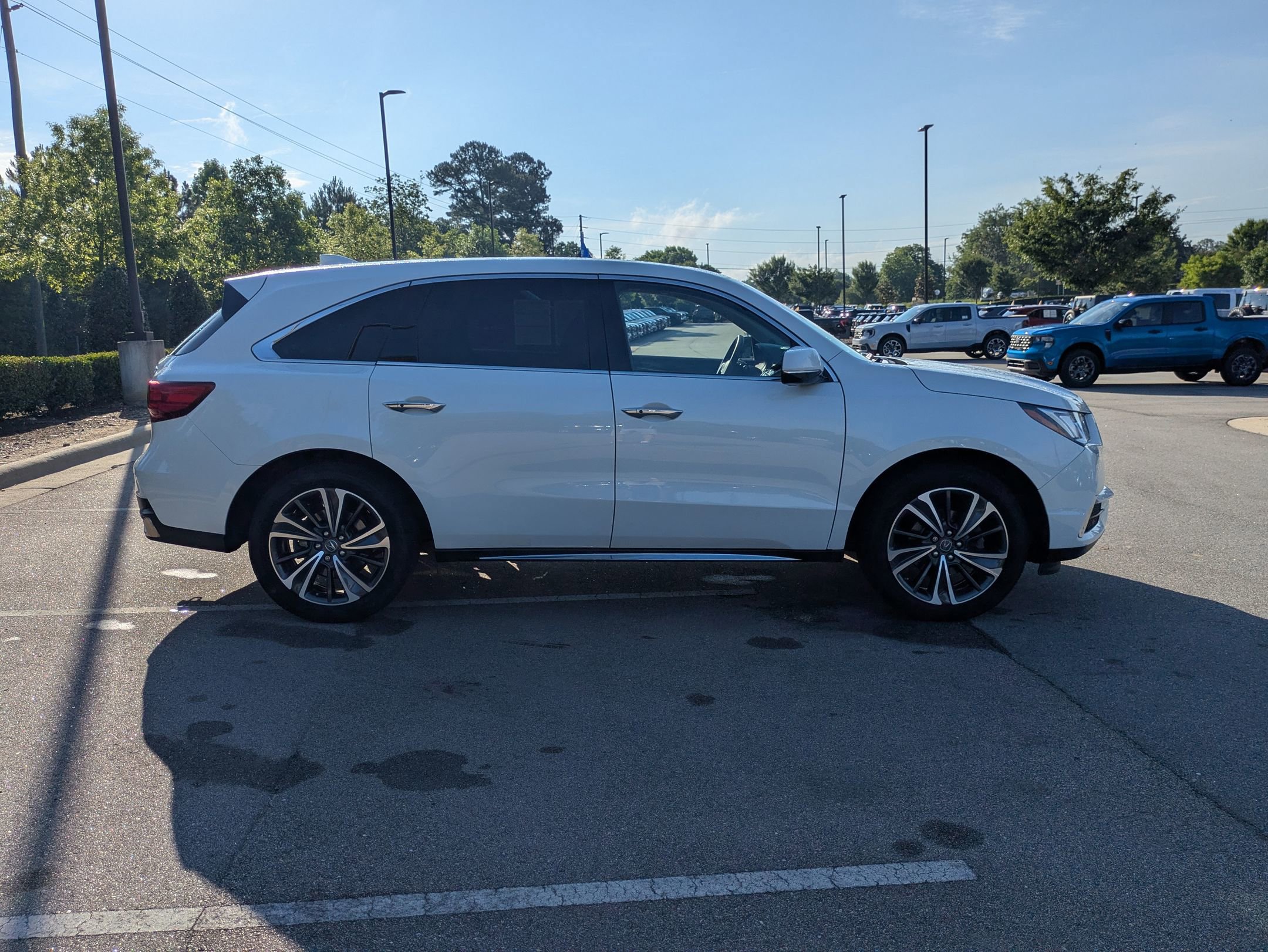 Used 2020 Acura MDX SH-AWD w/ Technology Package image 3