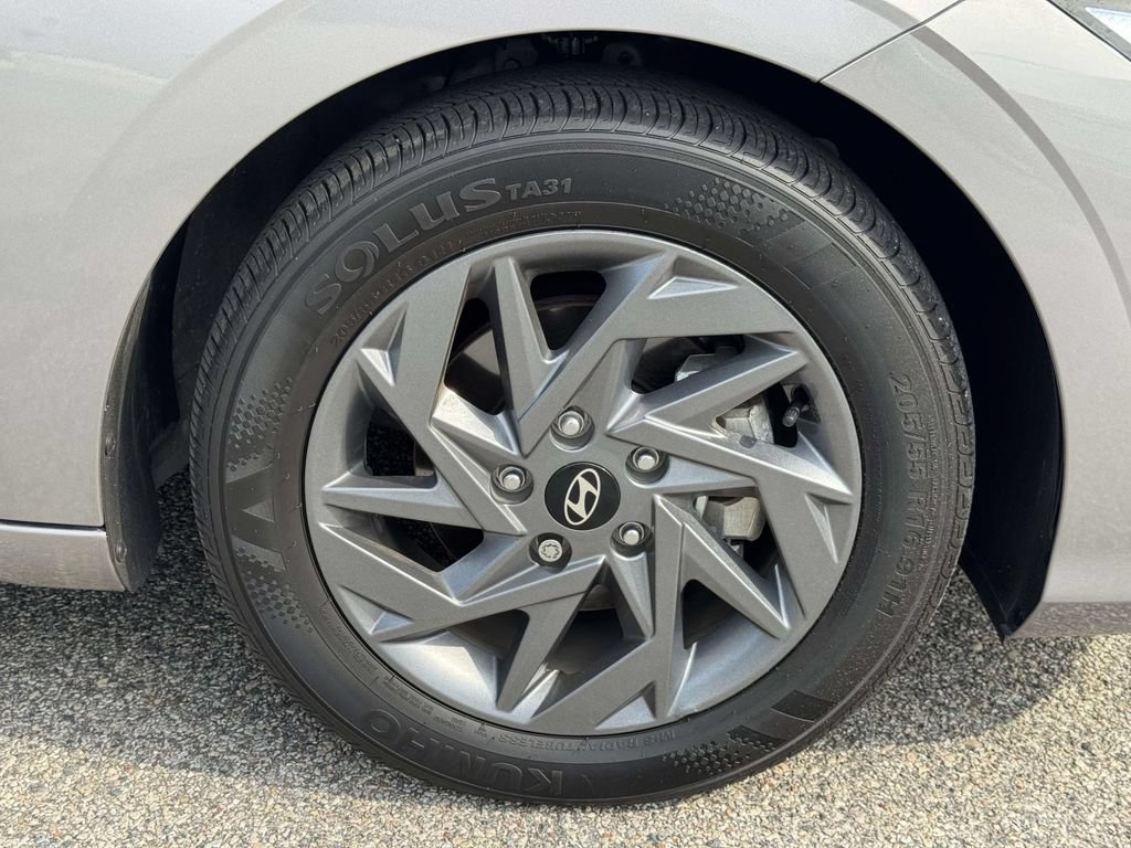 Used 2024 Hyundai Elantra SEL FWD image 27