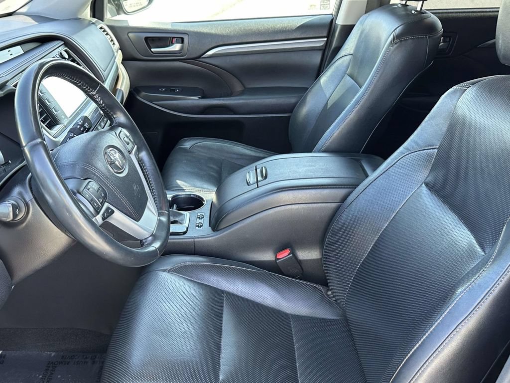 Used 2018 Toyota Highlander Limited AWD/4WD image 17