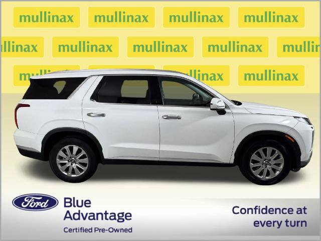 Used 2024 Hyundai Palisade SEL FWD image 2