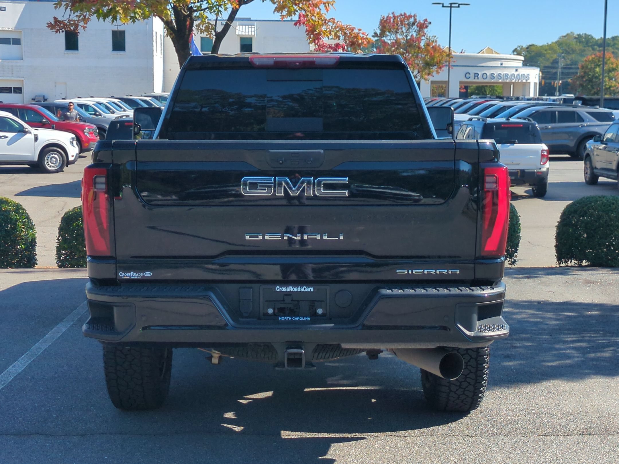 Used 2024 GMC Sierra 2500 Denali Ultimate AWD/4WD image 4