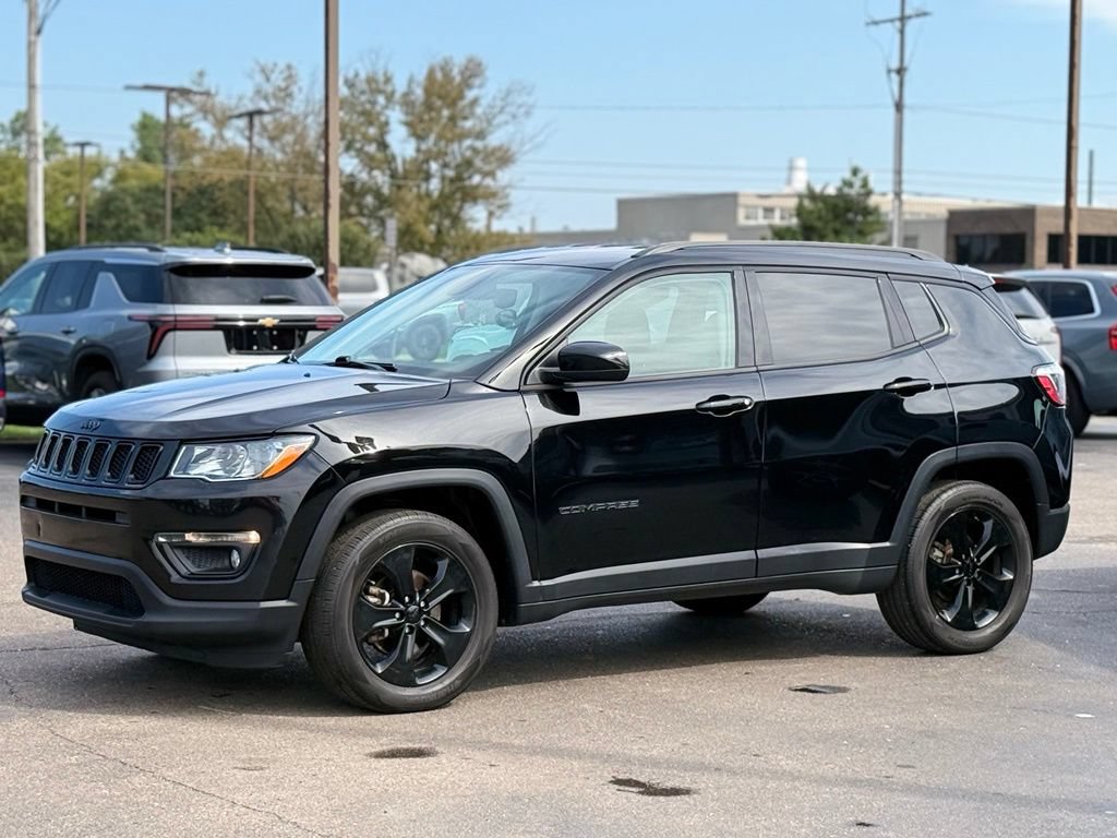 Used 2018 Jeep Compass Latitude AWD/4WD image 36